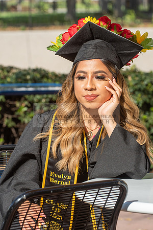 Evelyn Bernal graduation photos at California State University in Los Angeles Ca, photographer, Gustavo Villarreal