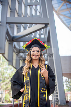 Evelyn Bernal graduation photos at California State University in Los Angeles Ca, photographer, Gustavo Villarreal