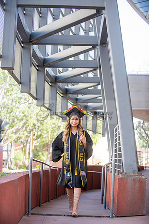 Evelyn Bernal graduation photos at California State University in Los Angeles Ca, photographer, Gustavo Villarreal