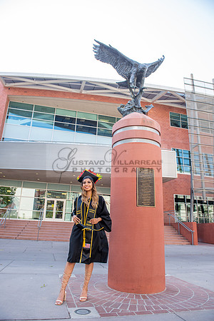 Evelyn Bernal graduation photos at California State University in Los Angeles Ca, photographer, Gustavo Villarreal
