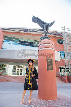 Evelyn Bernal graduation photos at California State University in Los Angeles Ca, photographer, Gustavo Villarreal