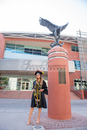 Evelyn Bernal graduation photos at California State University in Los Angeles Ca, photographer, Gustavo Villarreal