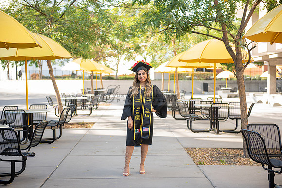 Evelyn Bernal graduation photos at California State University in Los Angeles Ca, photographer, Gustavo Villarreal