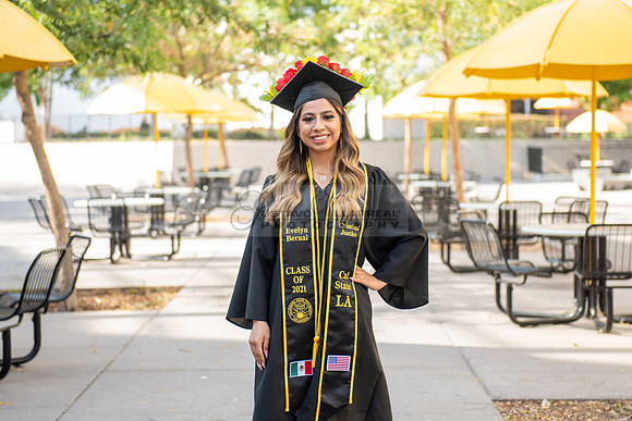 Evelyn Bernal graduation photos at California State University in Los Angeles Ca, photographer, Gustavo Villarreal