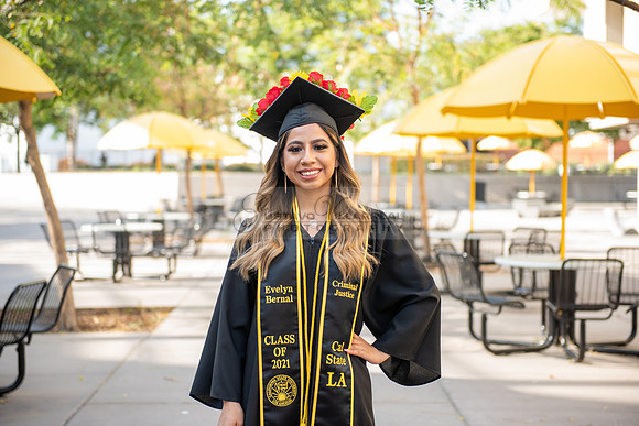 Evelyn Bernal graduation photos at California State University in Los Angeles Ca, photographer, Gustavo Villarreal