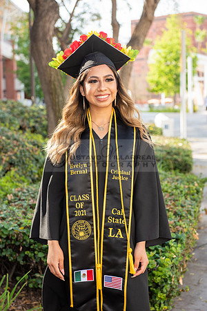 Evelyn Bernal graduation photos at California State University in Los Angeles Ca, photographer, Gustavo Villarreal