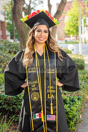 Evelyn Bernal graduation photos at California State University in Los Angeles Ca, photographer, Gustavo Villarreal