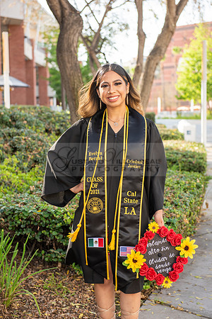 Evelyn Bernal graduation photos at California State University in Los Angeles Ca, photographer, Gustavo Villarreal