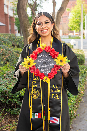 Evelyn Bernal graduation photos at California State University in Los Angeles Ca, photographer, Gustavo Villarreal