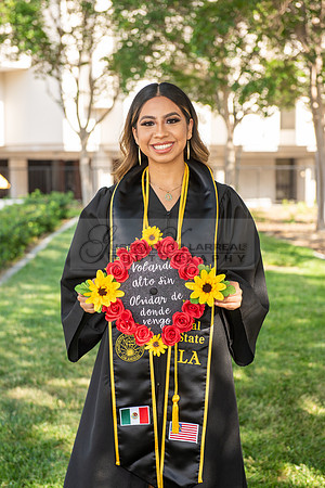 Evelyn Bernal graduation photos at California State University in Los Angeles Ca, photographer, Gustavo Villarreal