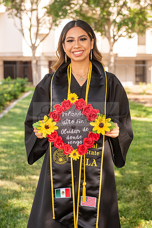 Evelyn Bernal graduation photos at California State University in Los Angeles Ca, photographer, Gustavo Villarreal