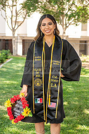 Evelyn Bernal graduation photos at California State University in Los Angeles Ca, photographer, Gustavo Villarreal