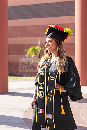 Evelyn Bernal graduation photos at California State University in Los Angeles Ca, photographer, Gustavo Villarreal