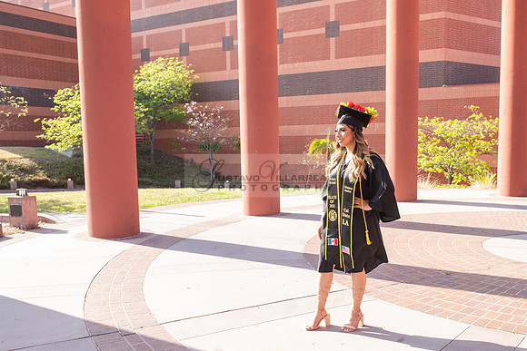 Evelyn Bernal graduation photos at California State University in Los Angeles Ca, photographer, Gustavo Villarreal