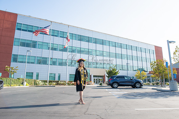 Evelyn Bernal graduation photos at California State University in Los Angeles Ca, photographer, Gustavo Villarreal