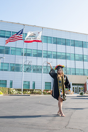 Evelyn Bernal graduation photos at California State University in Los Angeles Ca, photographer, Gustavo Villarreal