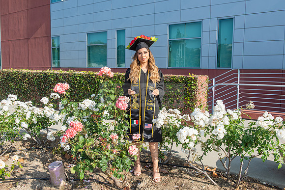 Evelyn Bernal graduation photos at California State University in Los Angeles Ca, photographer, Gustavo Villarreal