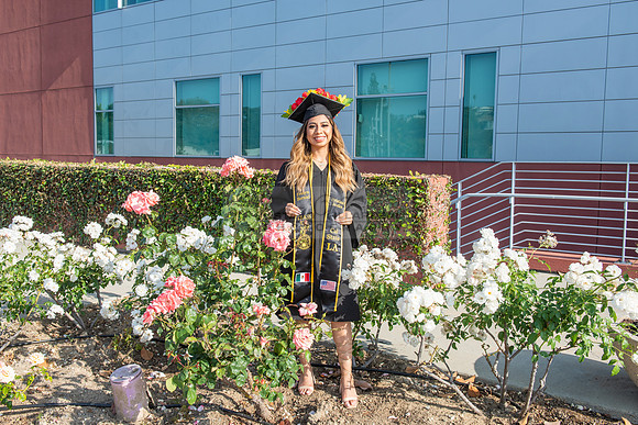 Evelyn Bernal graduation photos at California State University in Los Angeles Ca, photographer, Gustavo Villarreal