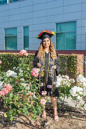 Evelyn Bernal graduation photos at California State University in Los Angeles Ca, photographer, Gustavo Villarreal