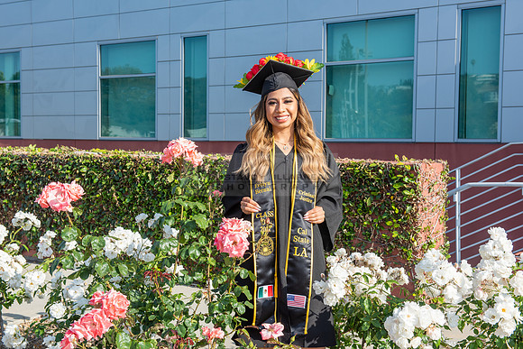 Evelyn Bernal graduation photos at California State University in Los Angeles Ca, photographer, Gustavo Villarreal