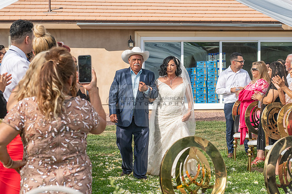 Gloria y Jose Luis Engagement photos en el rancho, caballos, Novias, La Puente Ca, 323-633-8283, www.gvphotoandvideo.com