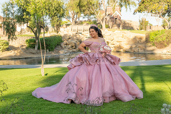 Darlene Dorado quinceanera, sweet 16, weddings, photo, shoot, at Cerritos heritage park in Cerritos Ca, Gustavo Villarreal, photography, videography, 323-633-8283, www.gustavovillarreal.com