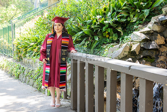 Valeria Rodriguez graduation photos at Penn Park in Whittier Ca, photos by Gustavo Villarreal Photography