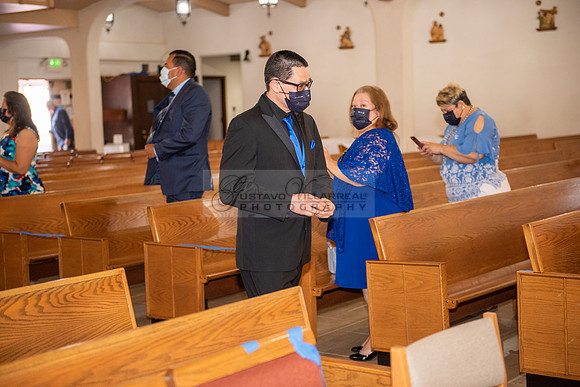 Gloria and Marco wedding celebration at Our Lady of Perpetual Church in Whittier Ca, photography by Gustavo Villarreal photography 323-633-8283