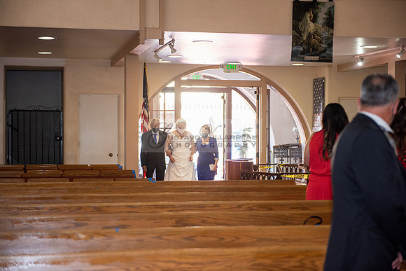 Gloria and Marco wedding celebration at Our Lady of Perpetual Church in Whittier Ca, photography by Gustavo Villarreal photography 323-633-8283