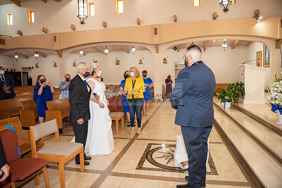 Gloria and Marco wedding celebration at Our Lady of Perpetual Church in Whittier Ca, photography by Gustavo Villarreal photography 323-633-8283