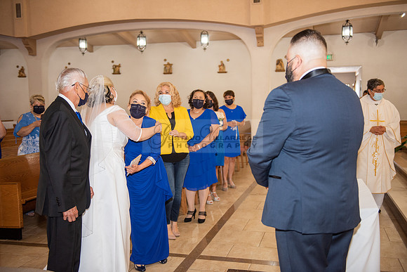 Gloria and Marco wedding celebration at Our Lady of Perpetual Church in Whittier Ca, photography by Gustavo Villarreal photography 323-633-8283