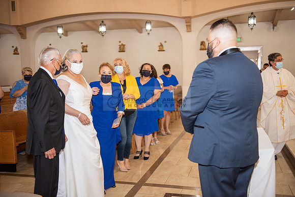 Gloria and Marco wedding celebration at Our Lady of Perpetual Church in Whittier Ca, photography by Gustavo Villarreal photography 323-633-8283
