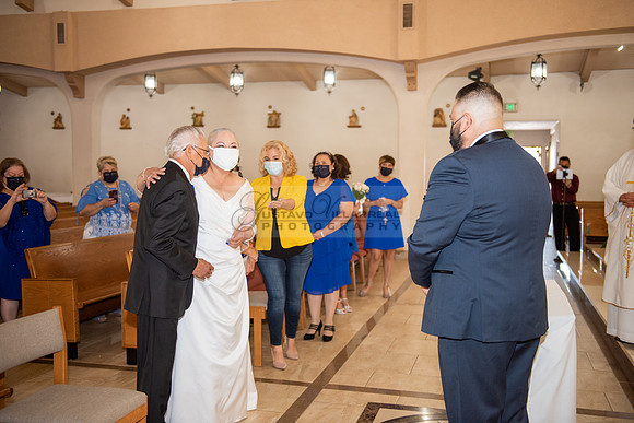 Gloria and Marco wedding celebration at Our Lady of Perpetual Church in Whittier Ca, photography by Gustavo Villarreal photography 323-633-8283