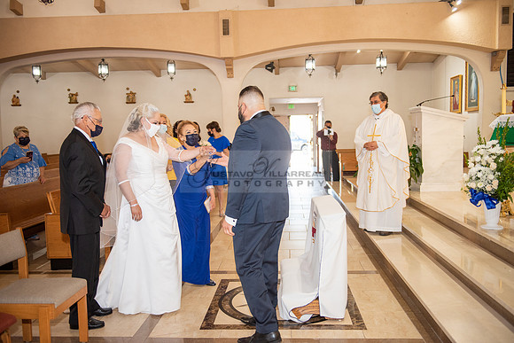 Gloria and Marco wedding celebration at Our Lady of Perpetual Church in Whittier Ca, photography by Gustavo Villarreal photography 323-633-8283