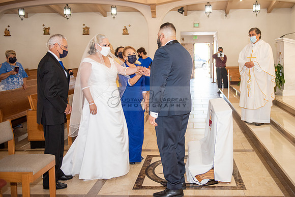Gloria and Marco wedding celebration at Our Lady of Perpetual Church in Whittier Ca, photography by Gustavo Villarreal photography 323-633-8283