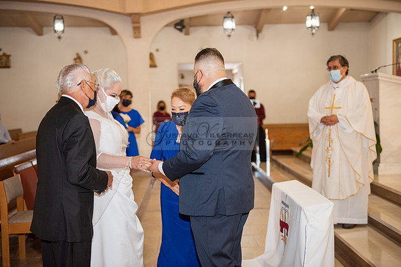 Gloria and Marco wedding celebration at Our Lady of Perpetual Church in Whittier Ca, photography by Gustavo Villarreal photography 323-633-8283