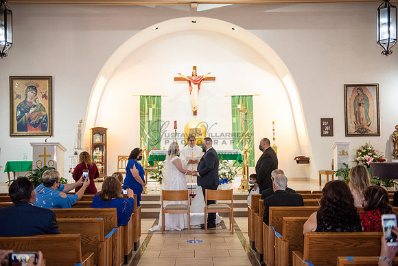 Gloria and Marco wedding celebration at Our Lady of Perpetual Church in Whittier Ca, photography by Gustavo Villarreal photography 323-633-8283