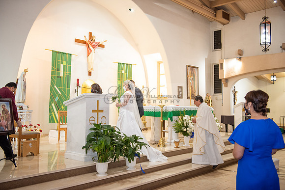 Gloria and Marco wedding celebration at Our Lady of Perpetual Church in Whittier Ca, photography by Gustavo Villarreal photography 323-633-8283