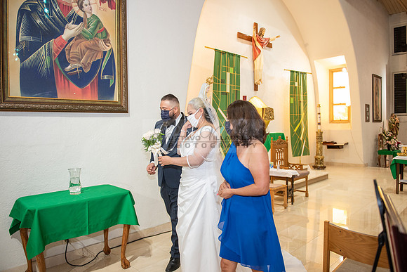 Gloria and Marco wedding celebration at Our Lady of Perpetual Church in Whittier Ca, photography by Gustavo Villarreal photography 323-633-8283