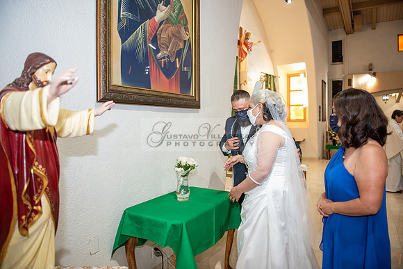 Gloria and Marco wedding celebration at Our Lady of Perpetual Church in Whittier Ca, photography by Gustavo Villarreal photography 323-633-8283