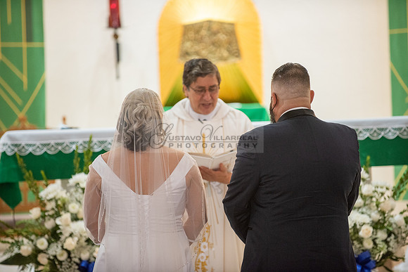 Gloria and Marco wedding celebration at Our Lady of Perpetual Church in Whittier Ca, photography by Gustavo Villarreal photography 323-633-8283