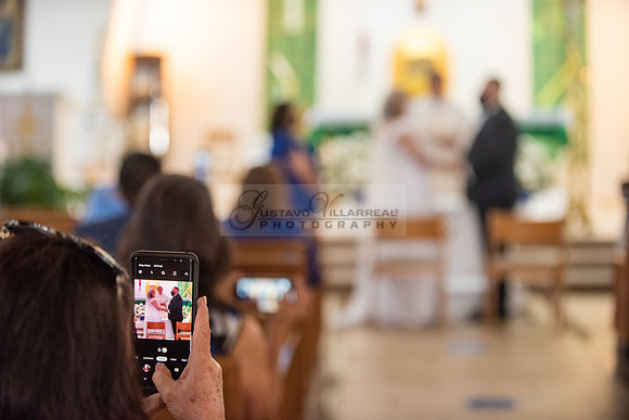 Gloria and Marco wedding celebration at Our Lady of Perpetual Church in Whittier Ca, photography by Gustavo Villarreal photography 323-633-8283