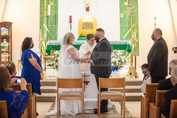 Gloria and Marco wedding celebration at Our Lady of Perpetual Church in Whittier Ca, photography by Gustavo Villarreal photography 323-633-8283