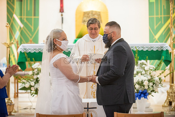 Gloria and Marco wedding celebration at Our Lady of Perpetual Church in Whittier Ca, photography by Gustavo Villarreal photography 323-633-8283