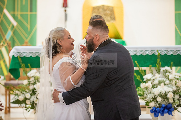 Gloria and Marco wedding celebration at Our Lady of Perpetual Church in Whittier Ca, photography by Gustavo Villarreal photography 323-633-8283