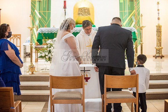 Gloria and Marco wedding celebration at Our Lady of Perpetual Church in Whittier Ca, photography by Gustavo Villarreal photography 323-633-8283