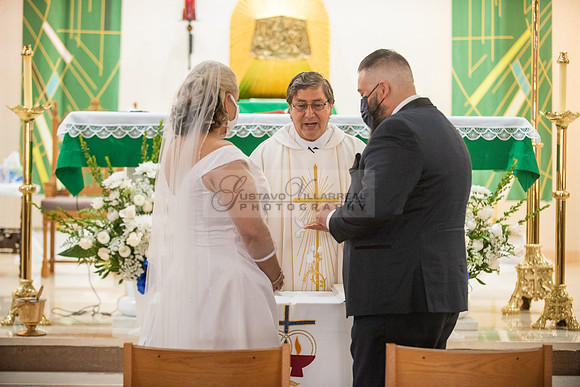 Gloria and Marco wedding celebration at Our Lady of Perpetual Church in Whittier Ca, photography by Gustavo Villarreal photography 323-633-8283