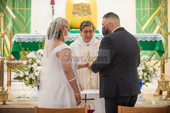 Gloria and Marco wedding celebration at Our Lady of Perpetual Church in Whittier Ca, photography by Gustavo Villarreal photography 323-633-8283