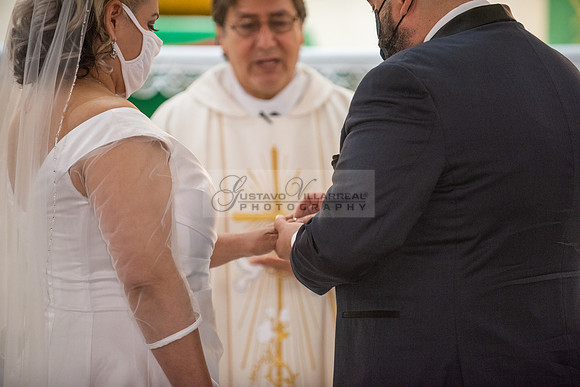 Gloria and Marco wedding celebration at Our Lady of Perpetual Church in Whittier Ca, photography by Gustavo Villarreal photography 323-633-8283