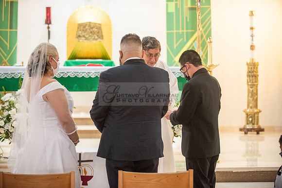 Gloria and Marco wedding celebration at Our Lady of Perpetual Church in Whittier Ca, photography by Gustavo Villarreal photography 323-633-8283